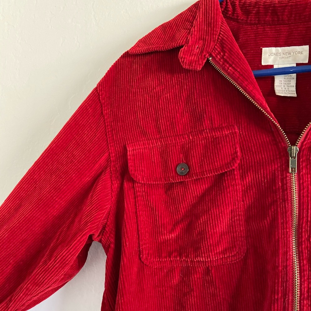 VIBRANT red corduroy jacket🍒